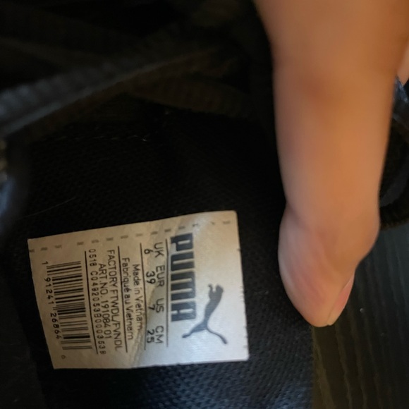 Puma grey and black sneakers size 7 - Picture 4 of 5